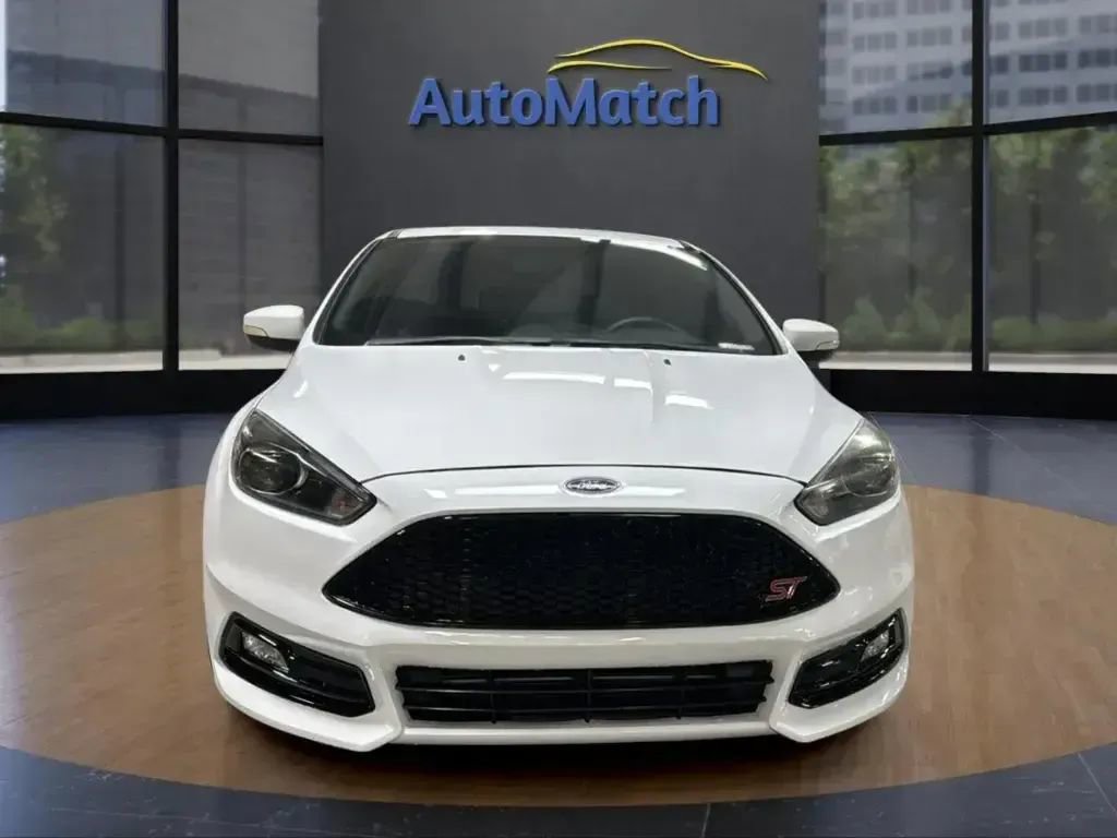 Used 2017 Ford Focus ST w/ Equipment Group 402A image 2
