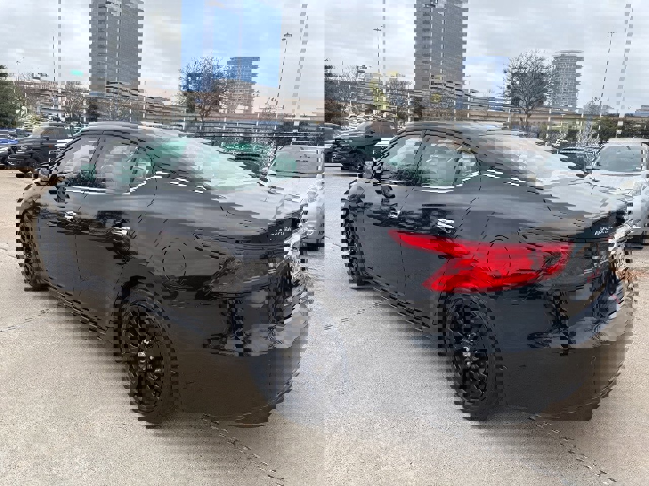 Used 2017 Nissan Maxima Platinum image 4