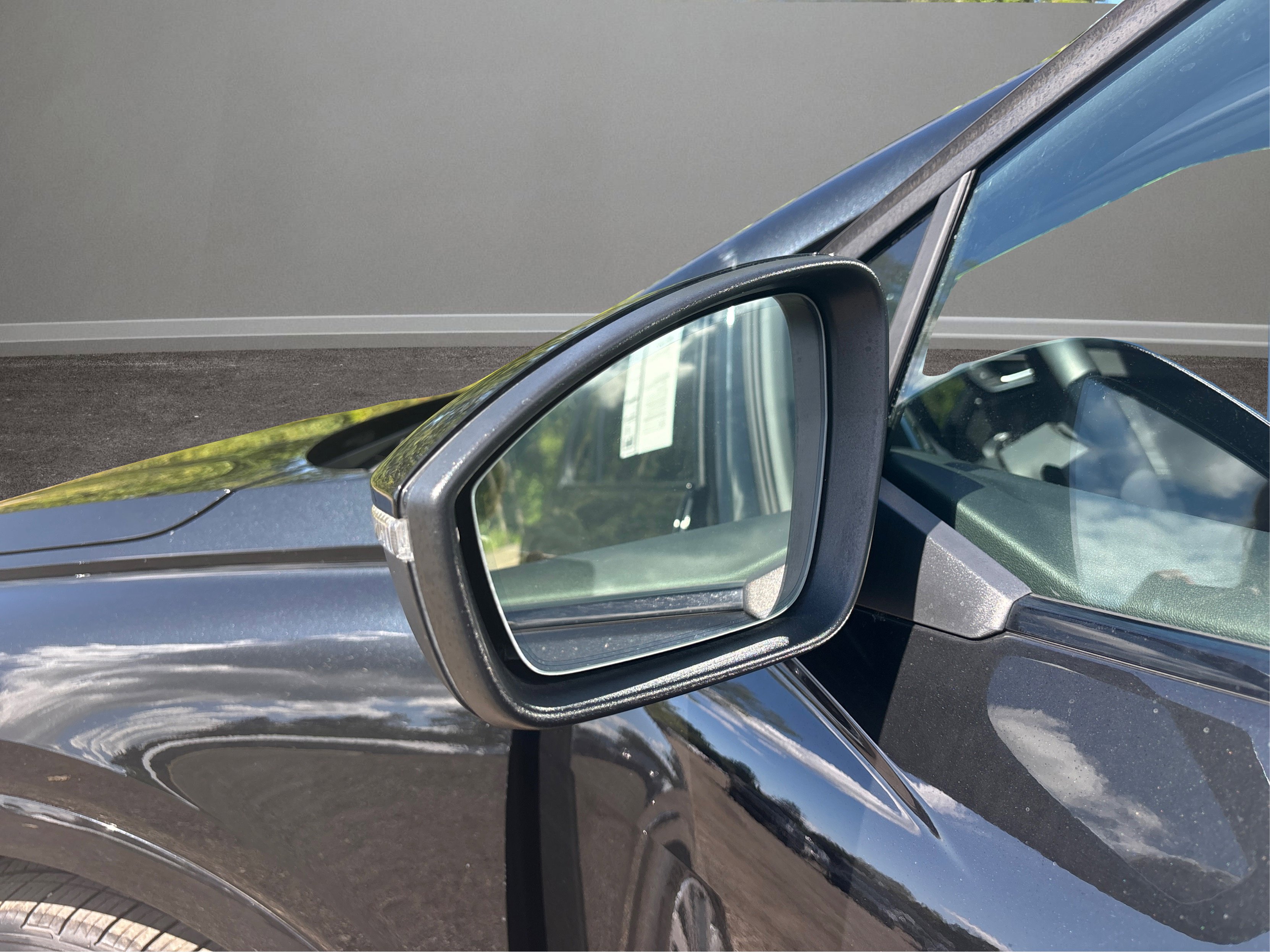 Used 2025 Audi Q4 e-tron Premium Plus image 37