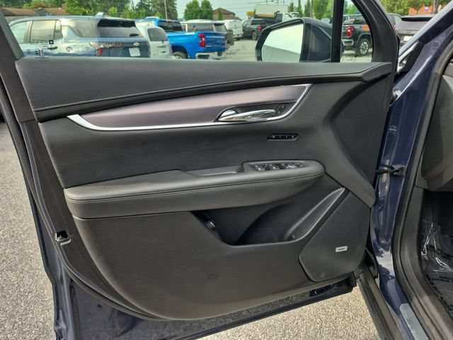 Used 2024 Cadillac XT6 Luxury w/ LPO, Floor Liner Package AWD/4WD image 11