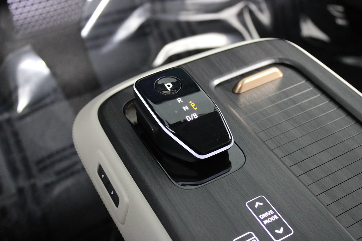 Used 2023 Nissan Ariya AWD image 19