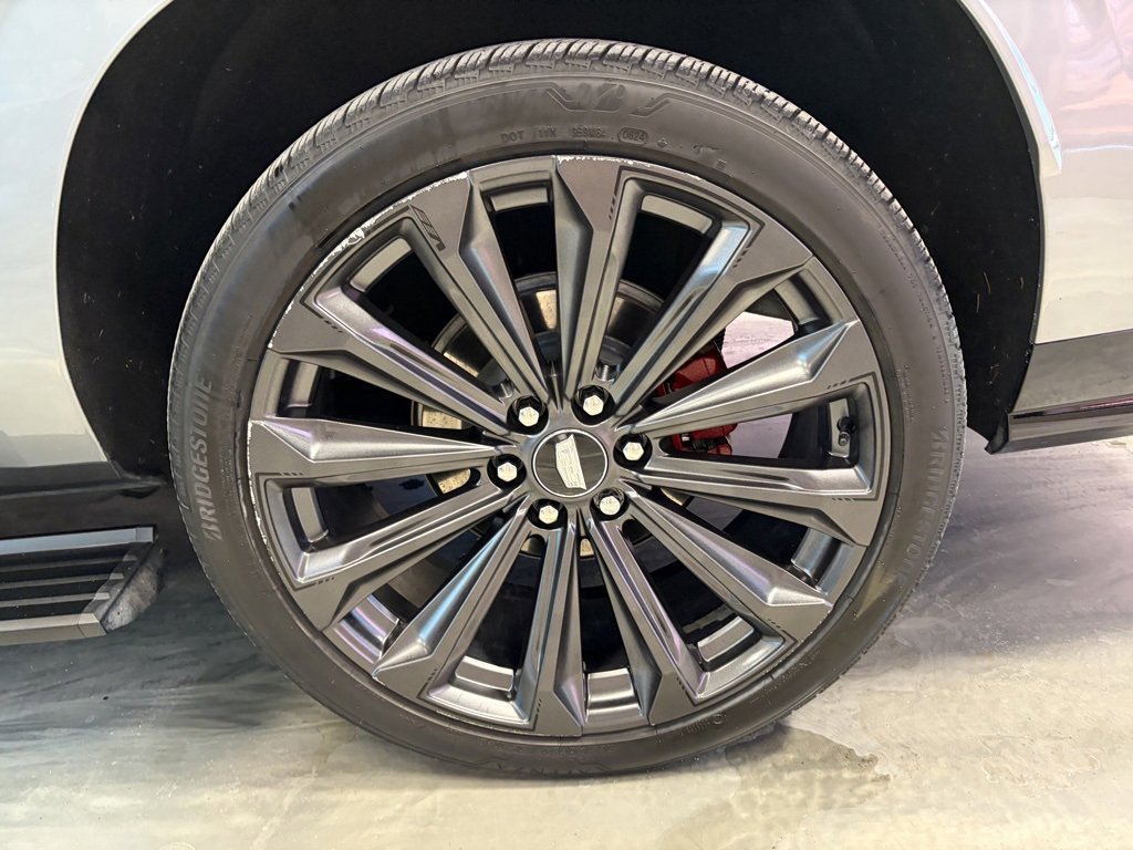 Used 2025 Cadillac Escalade ESV V image 37