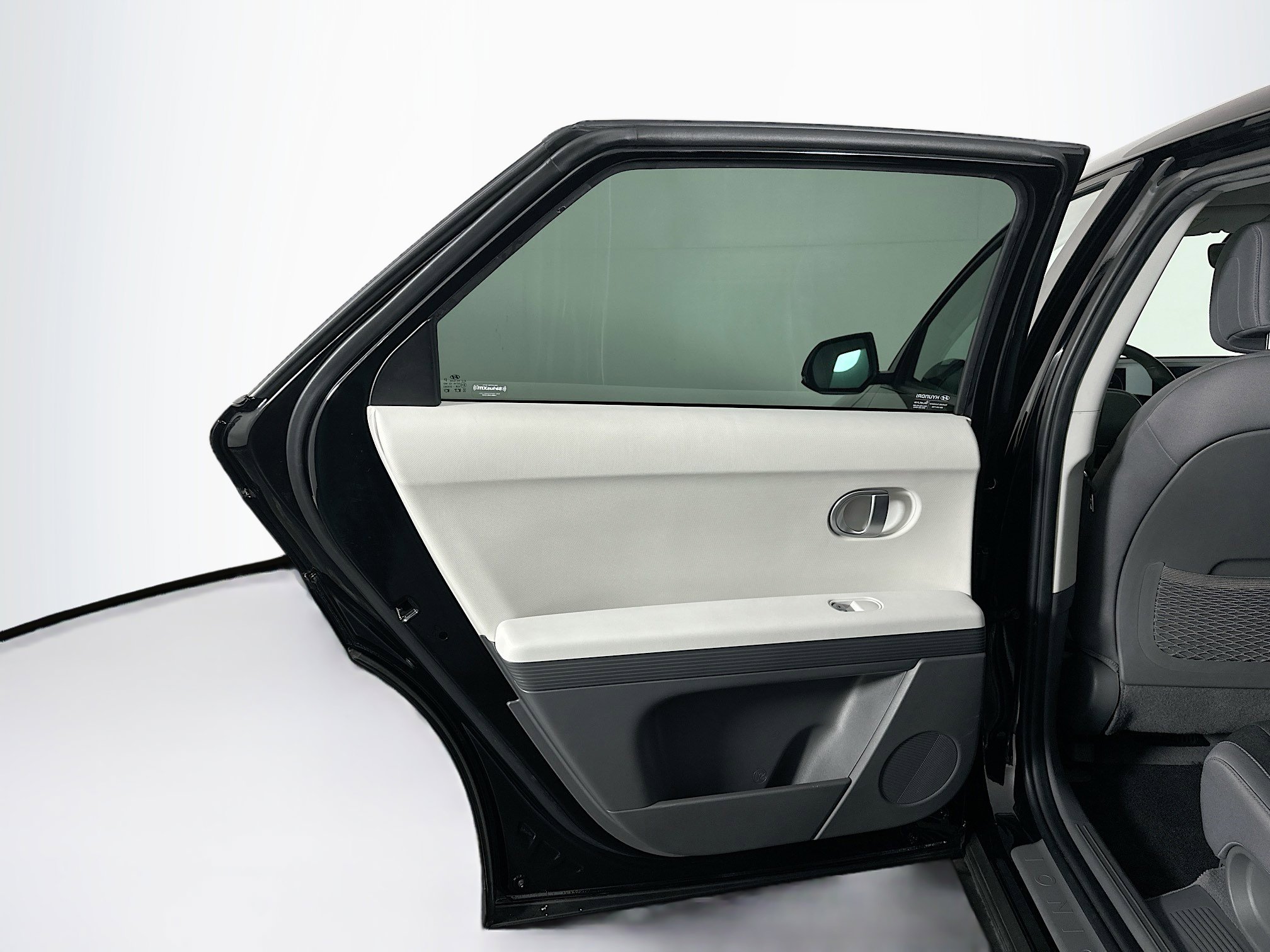 Used 2023 Hyundai Ioniq 5 SE image 26