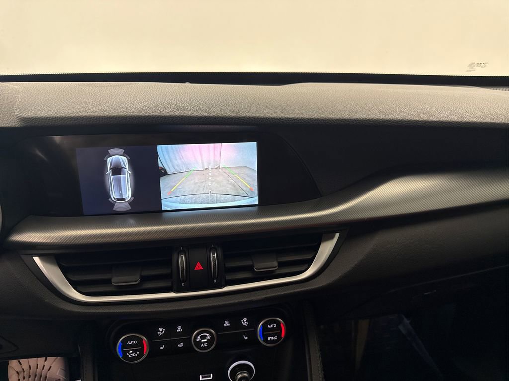 Used 2022 Alfa Romeo Stelvio Veloce AWD/4WD image 38