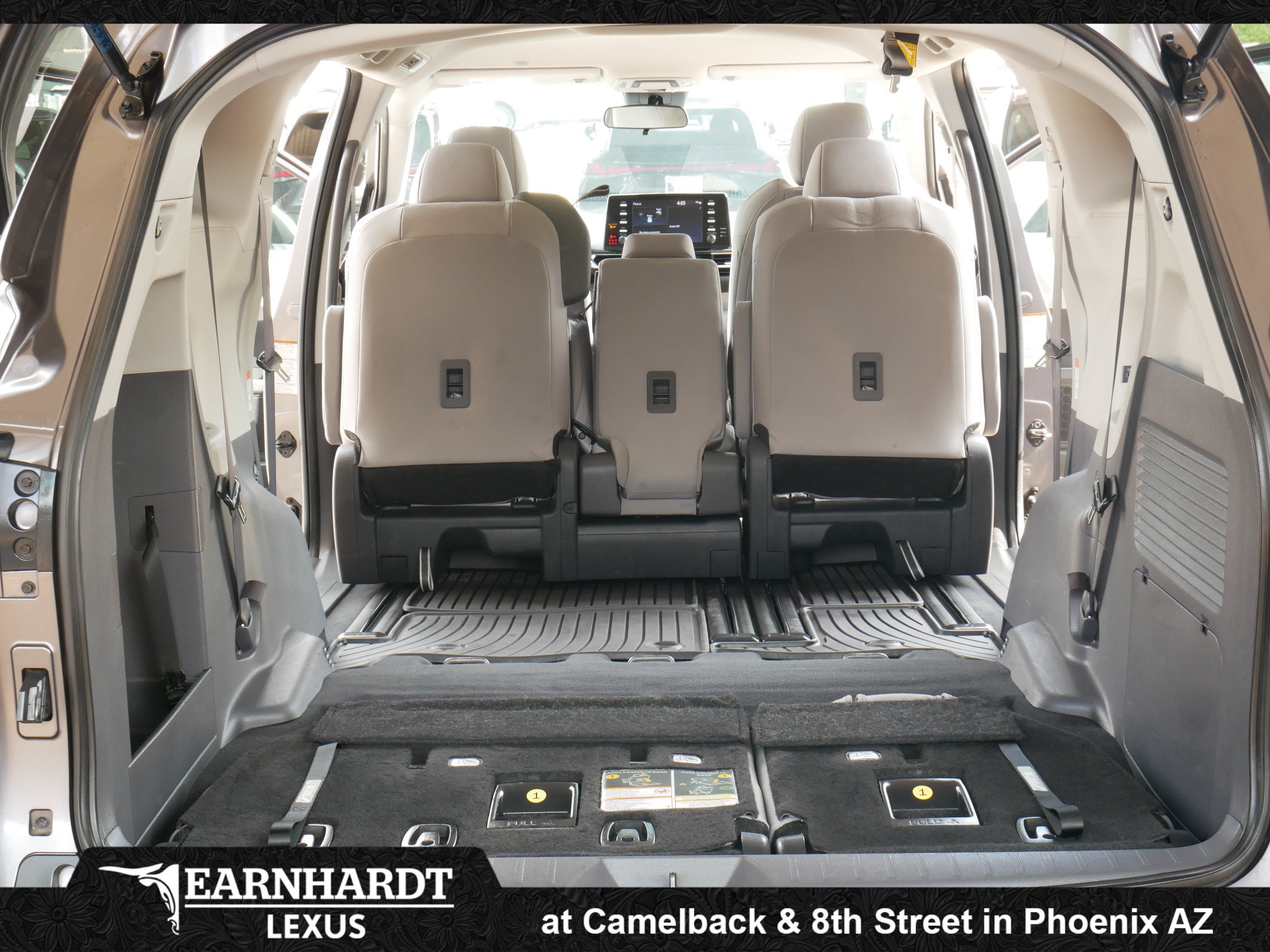 Used 2023 Toyota Sienna LE FWD image 35