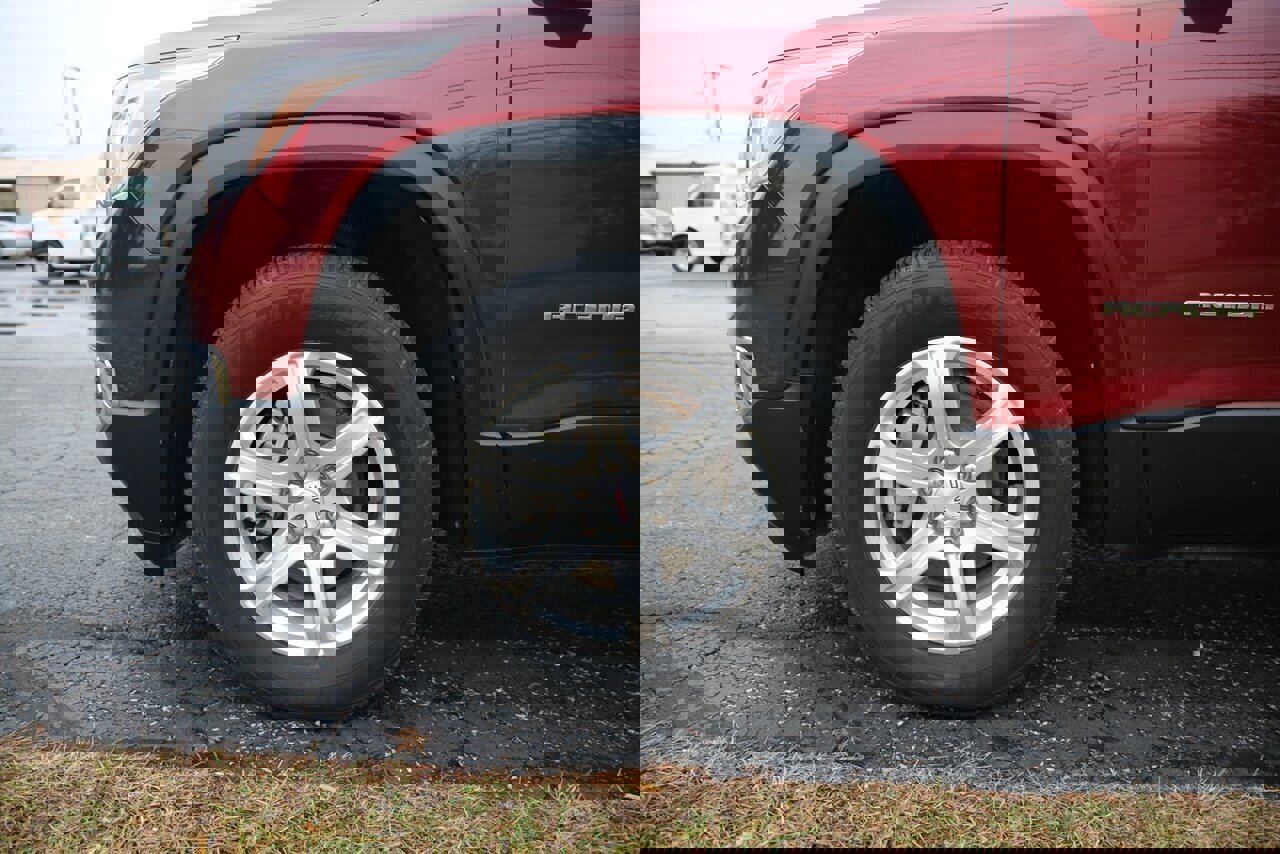 Used 2018 GMC Acadia SLE w/ LPO, Floor Liner Package image 25