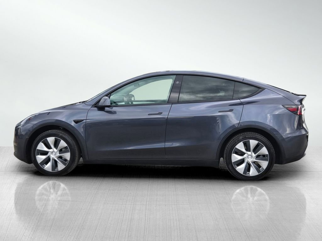 Used 2023 Tesla Model Y 2WD image 7