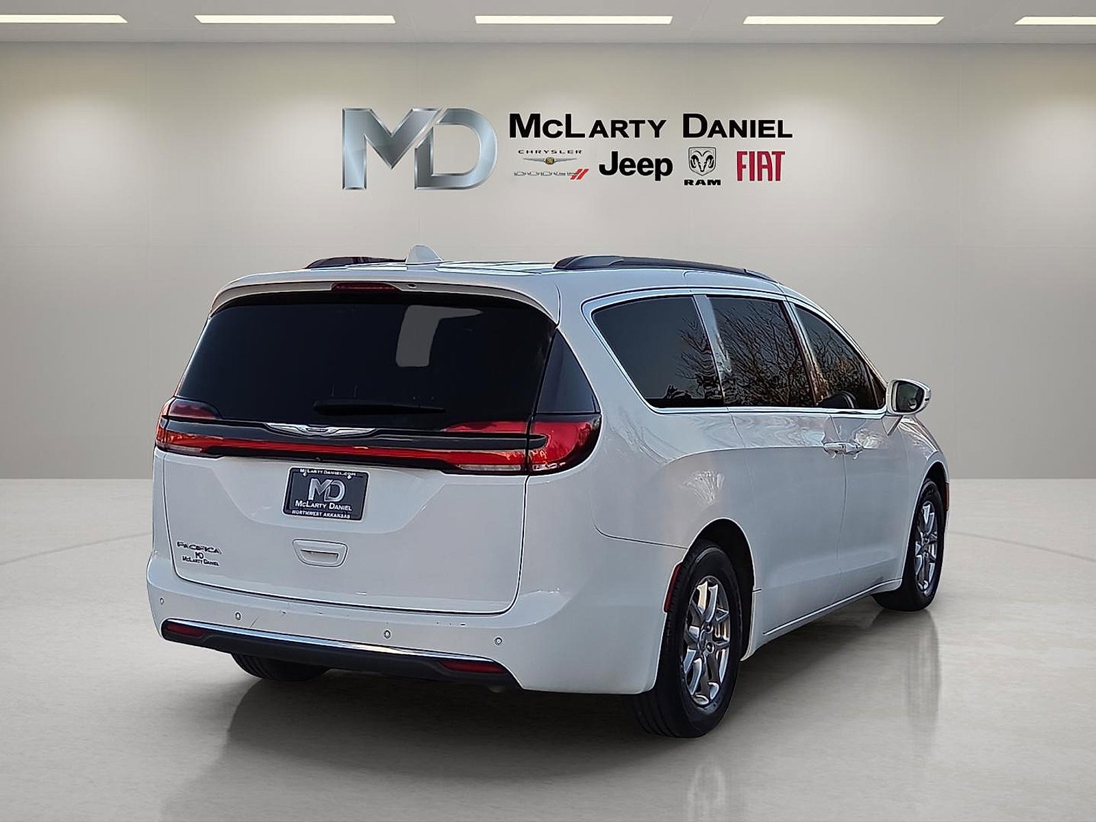 Used 2022 Chrysler Pacifica Touring image 5