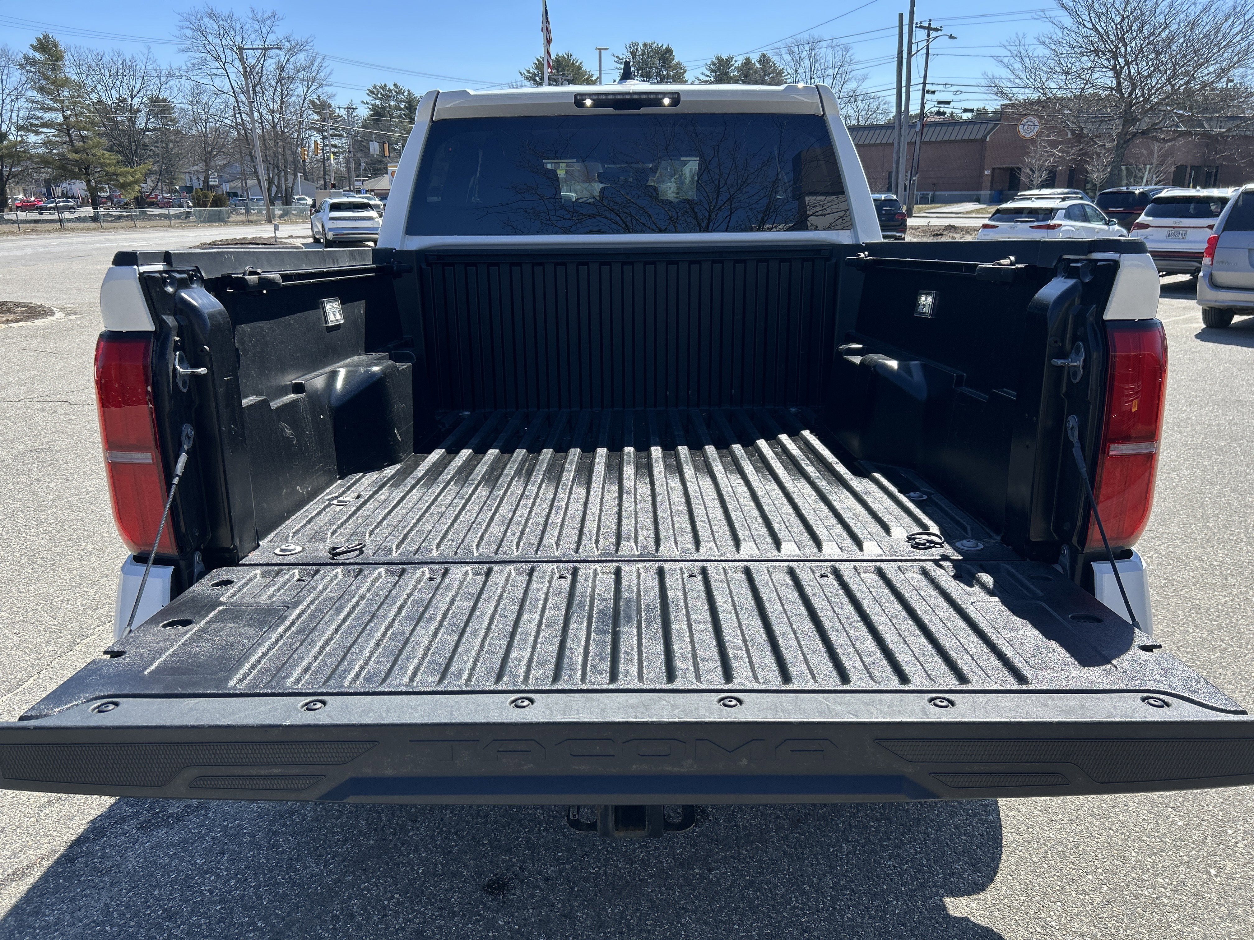 Used 2024 Toyota Tacoma TRD Off-Road AWD/4WD image 17
