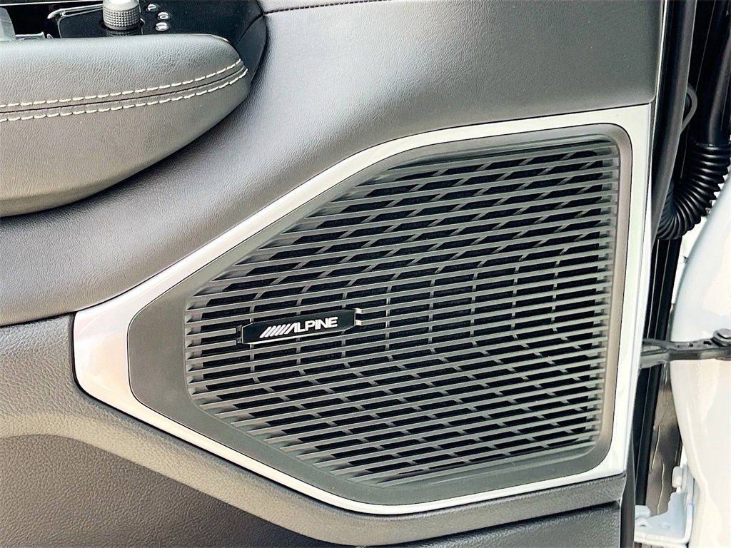 New 2025 Jeep Wagoneer L Series II w/ Premium Group I image 30