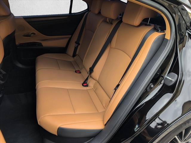 Used 2025 Lexus ES 300h w/ Premium Package FWD image 20
