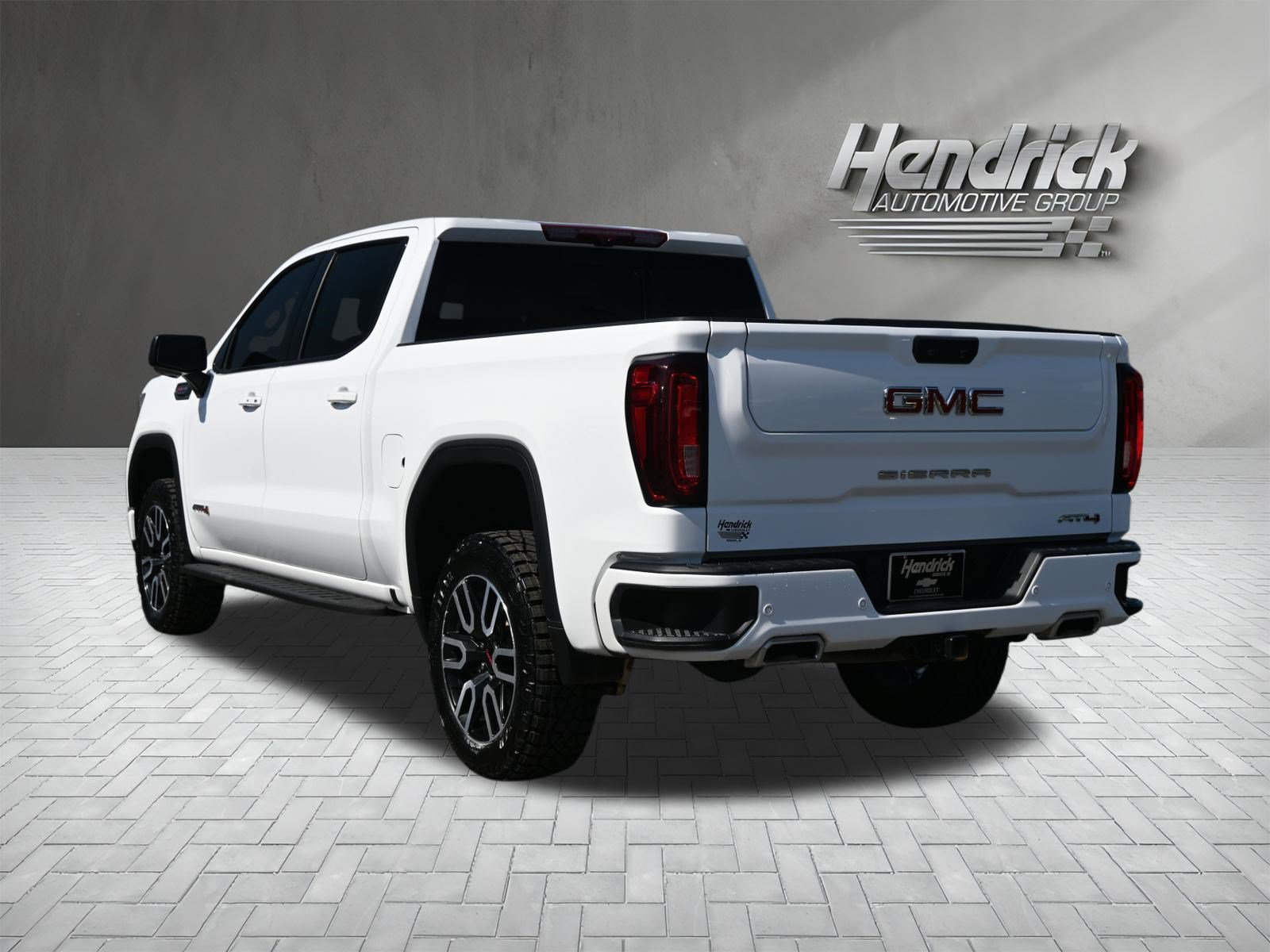 Used 2024 GMC Sierra 1500 AT4 w/ Technology Package AWD/4WD image 8
