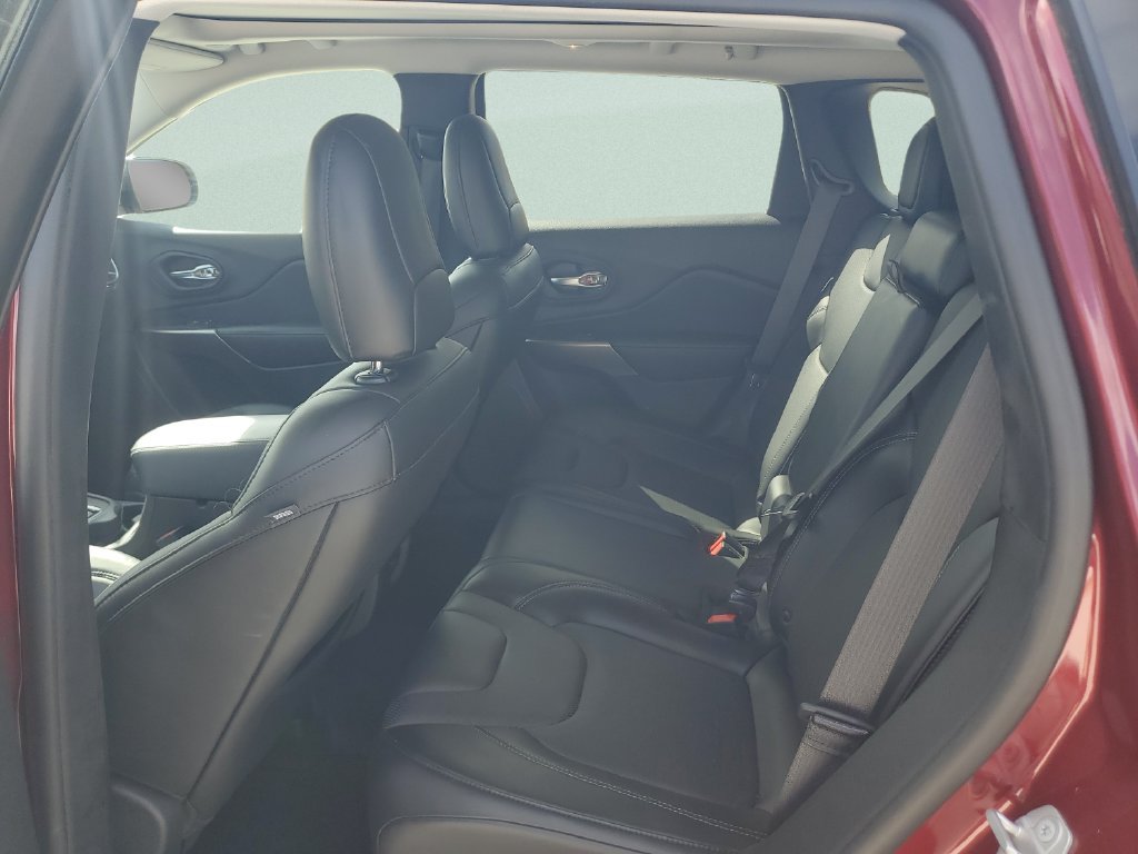 Used 2019 Jeep Cherokee Limited AWD/4WD image 10