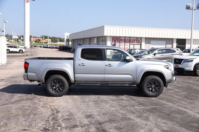 Used 2023 Toyota Tacoma SR5 AWD/4WD image 5