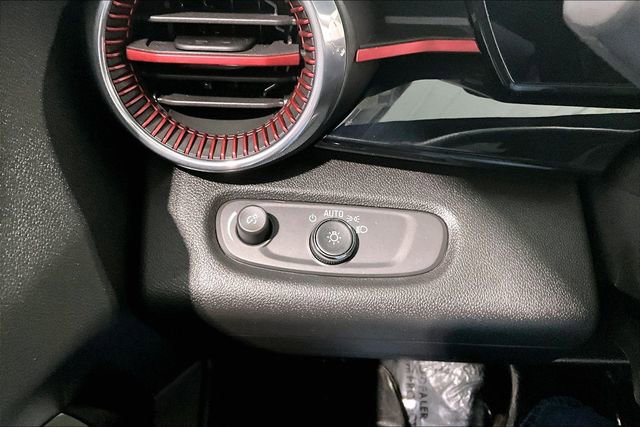 Used 2025 Chevrolet Trax RS image 16