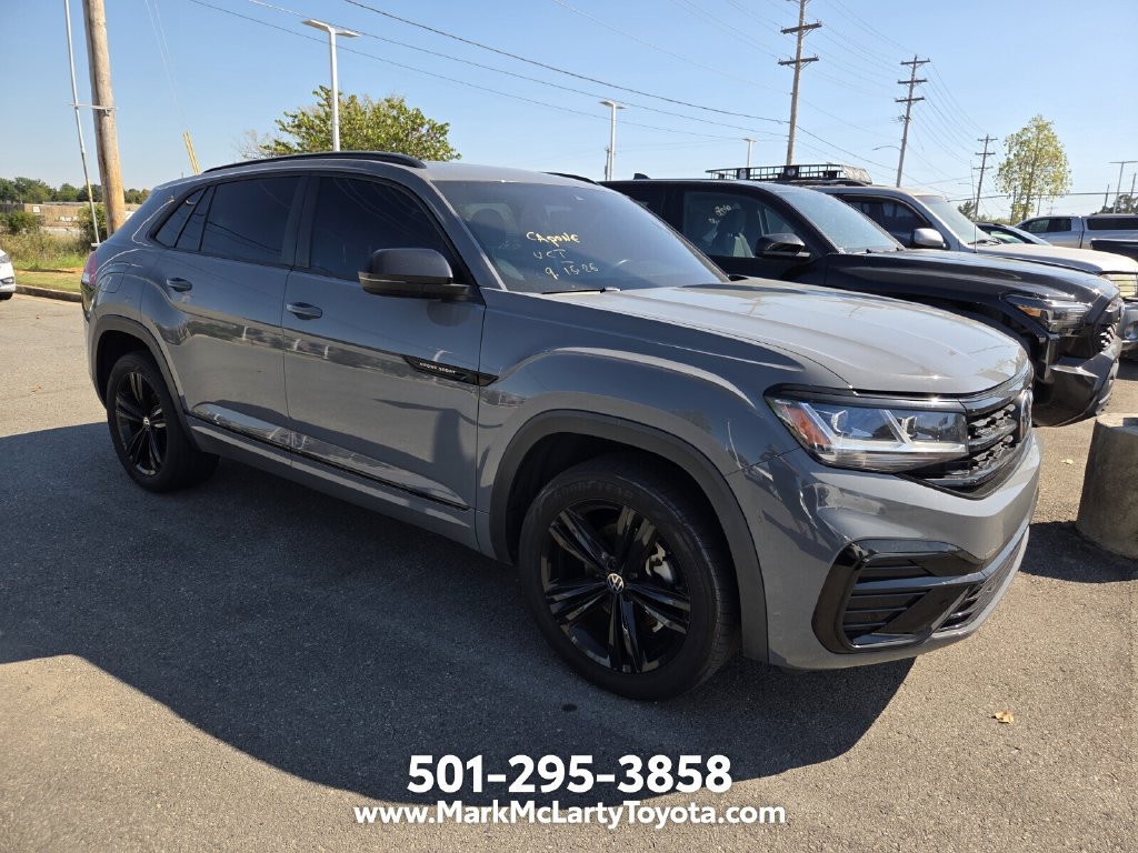 Used 2023 Volkswagen Atlas Cross Sport SEL R-Line AWD/4WD image 3