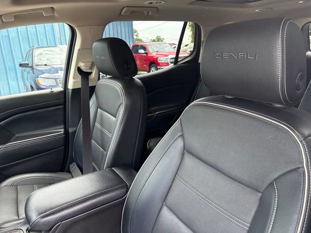 Used 2022 GMC Acadia Denali w/ Denali Technology Package AWD/4WD image 9