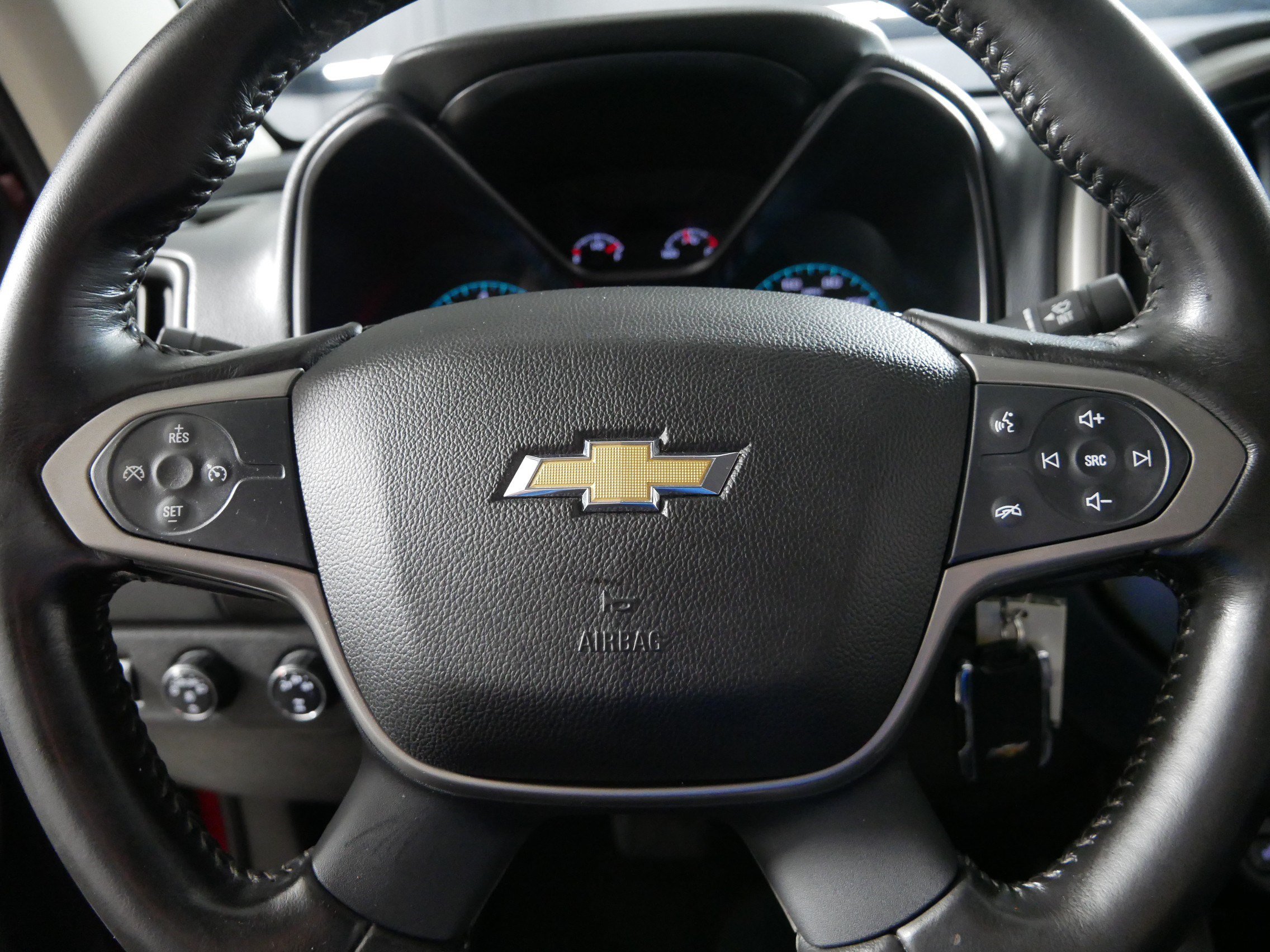 Used 2015 Chevrolet Colorado Z71 AWD/4WD image 25