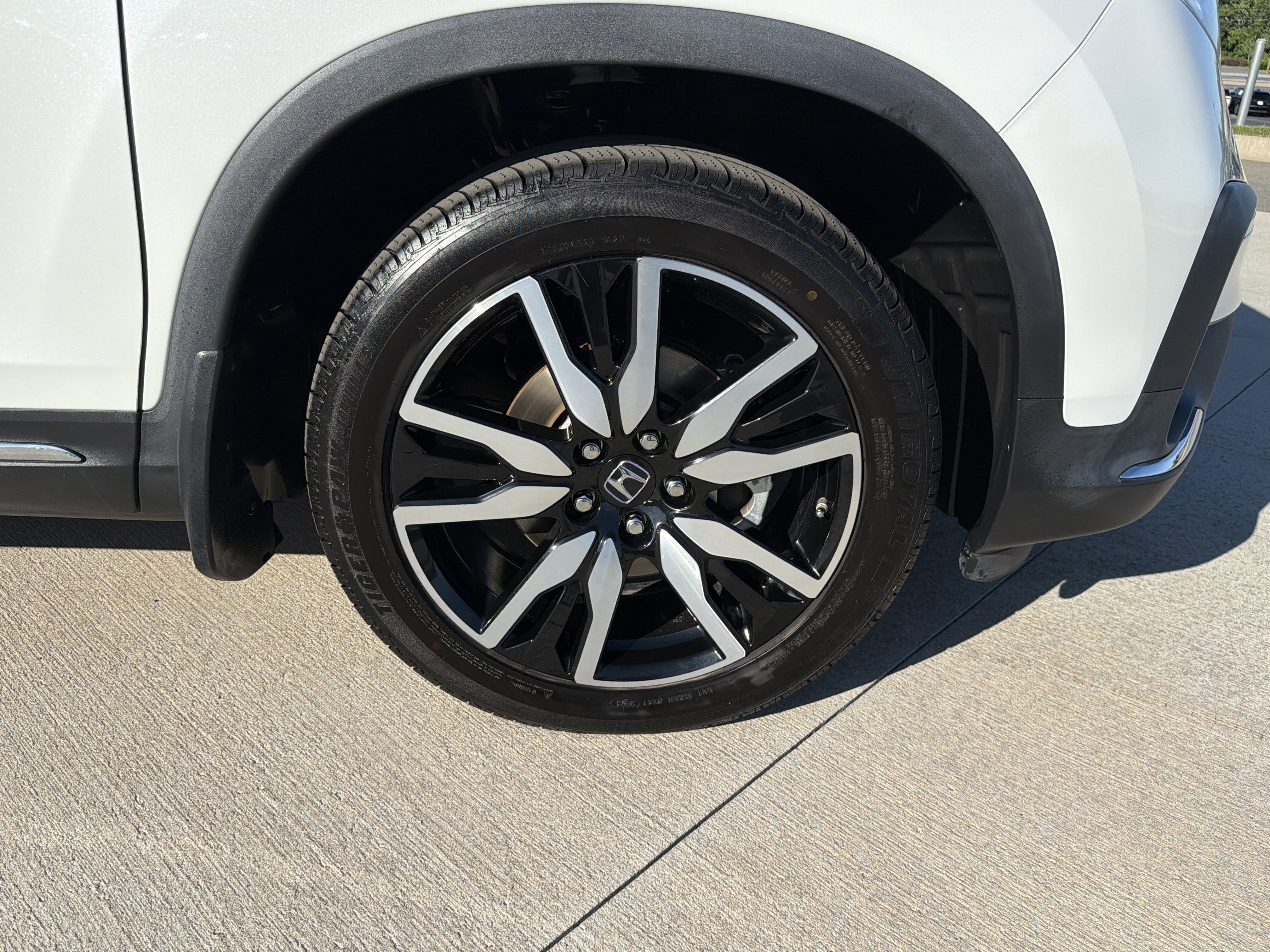 Used 2020 Honda Pilot Touring image 13