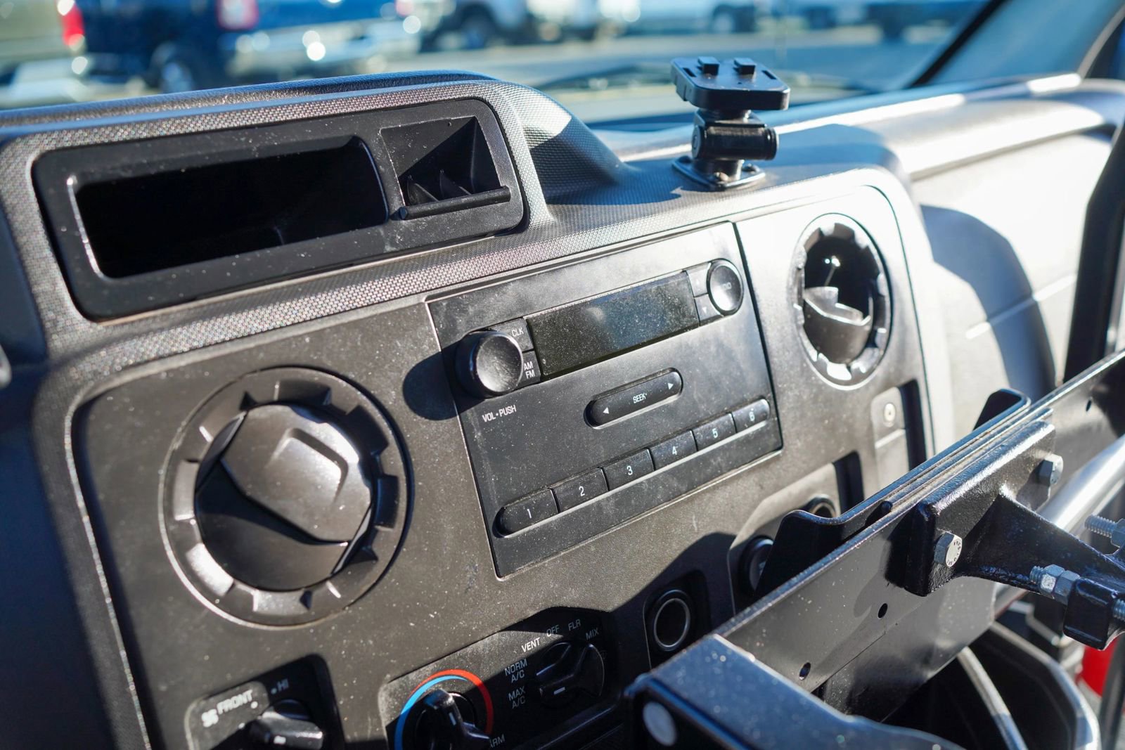 Used 2014 Ford E-350 and Econoline 350 Extended Super Duty w/ Power Group RWD image 29