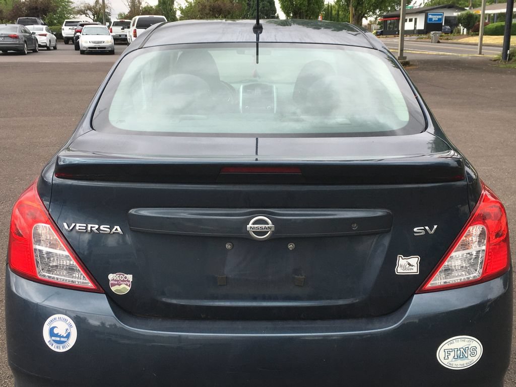Used 2017 Nissan Versa SV FWD image 5