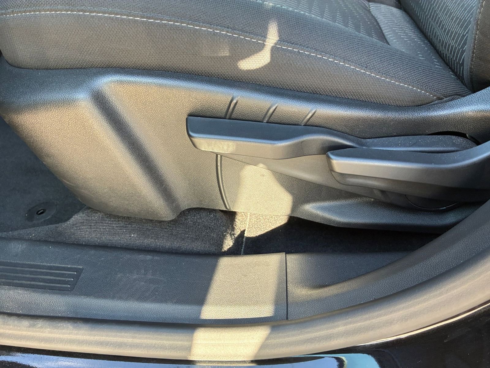 Used 2025 Chevrolet Equinox LT AWD/4WD image 19