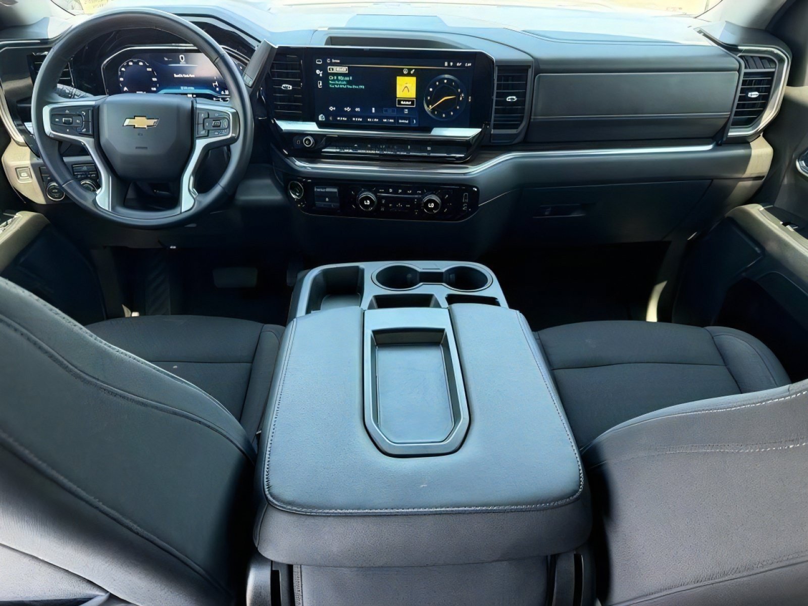 Used 2024 Chevrolet Silverado 1500 LT AWD/4WD image 16