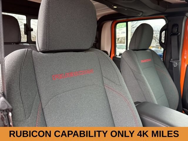 Used 2025 Jeep Gladiator Rubicon w/ Technology Group AWD/4WD image 32