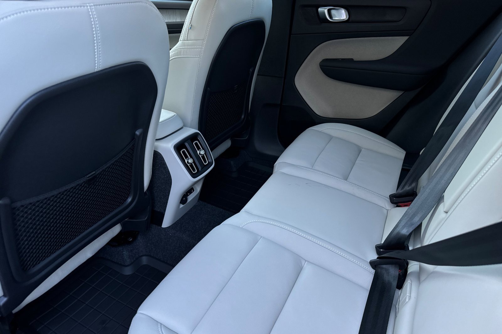 New 2026 Volvo XC40 B5 Plus w/ Protection Package Premier image 11