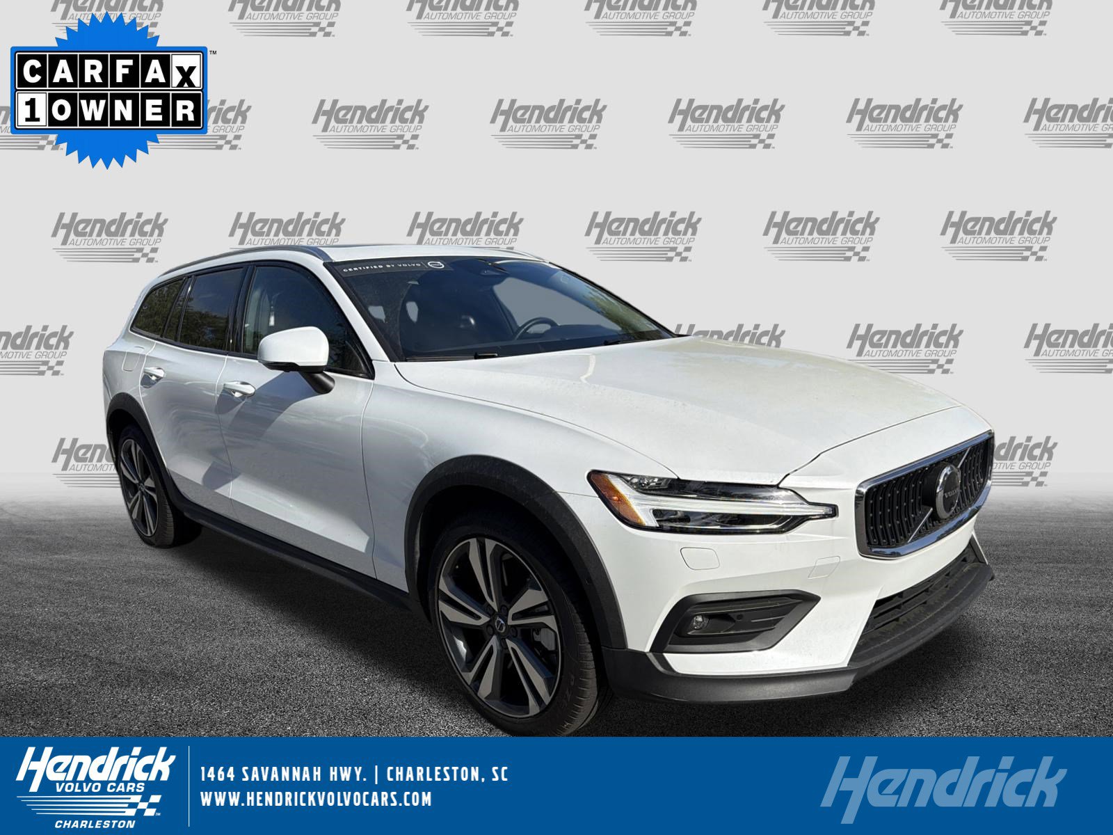 Certified 2025 Volvo V60 B5 Cross Country Plus image 1