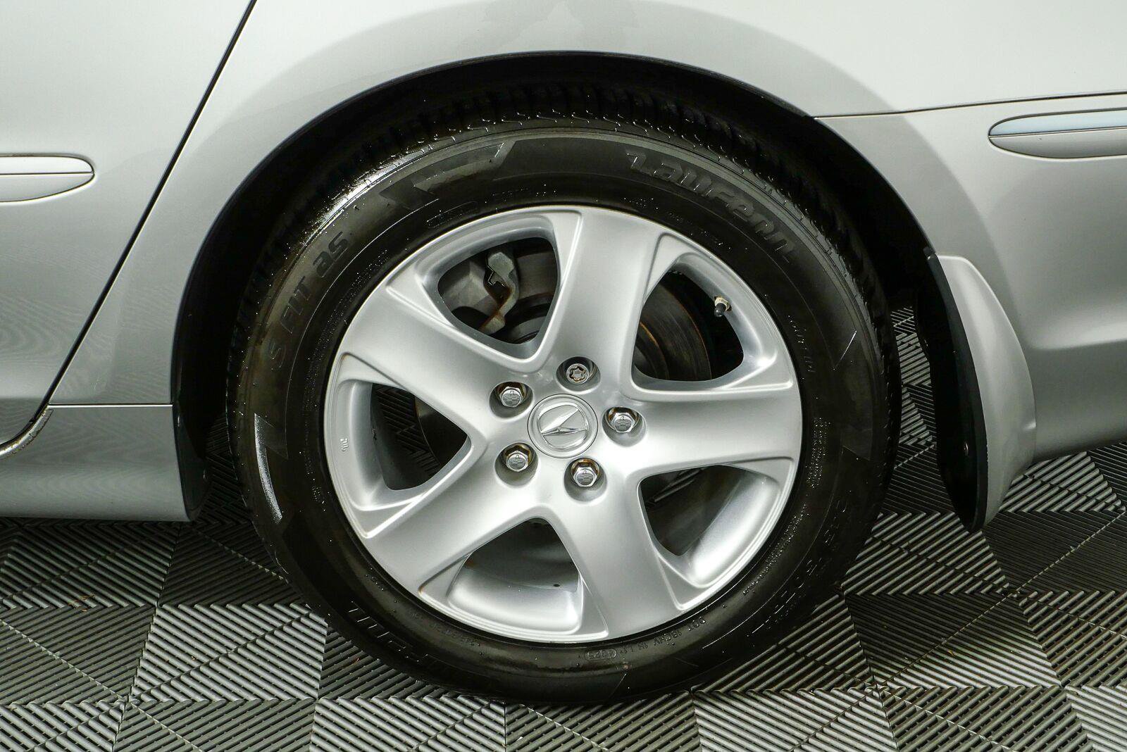 Used 2007 Acura RL w/ Technology Package AWD/4WD image 3