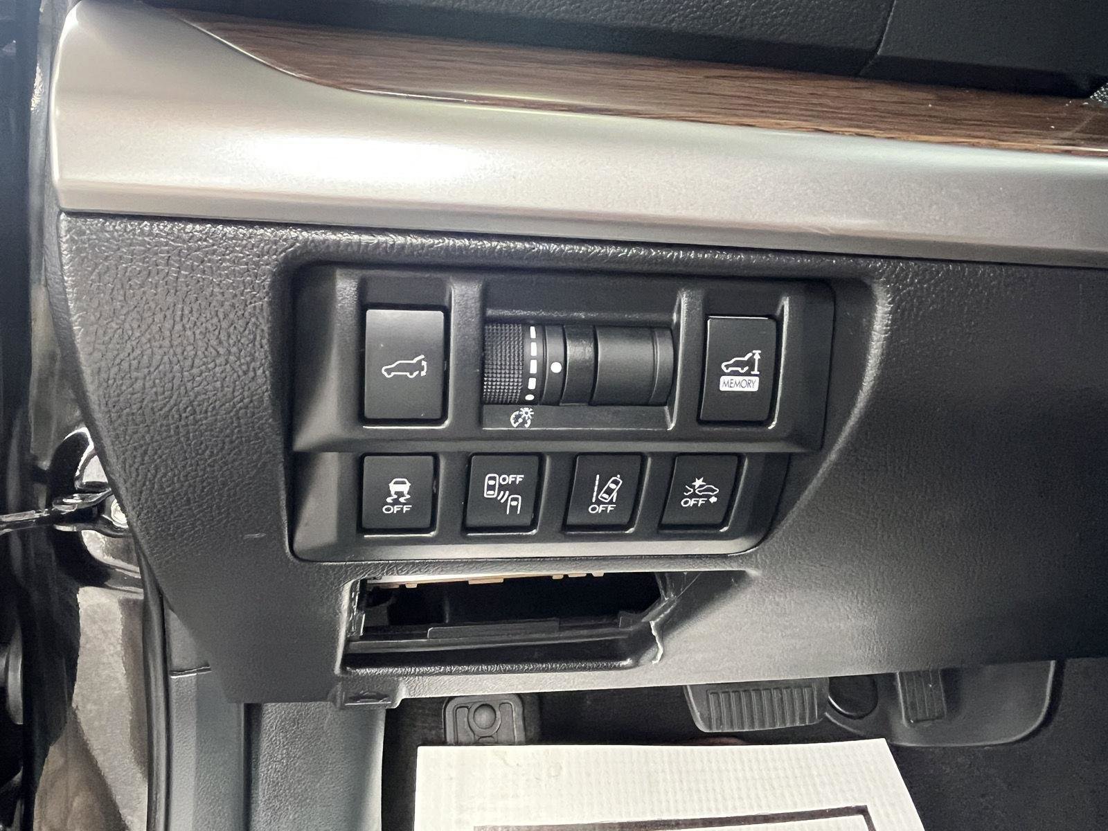 Used 2018 Subaru Outback 2.5i Touring AWD/4WD image 17