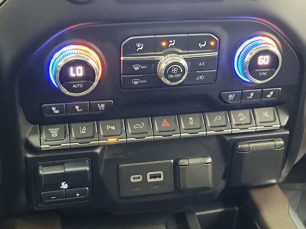 Certified 2022 GMC Sierra 2500 Denali w/ Denali Black Diamond Edition image 15