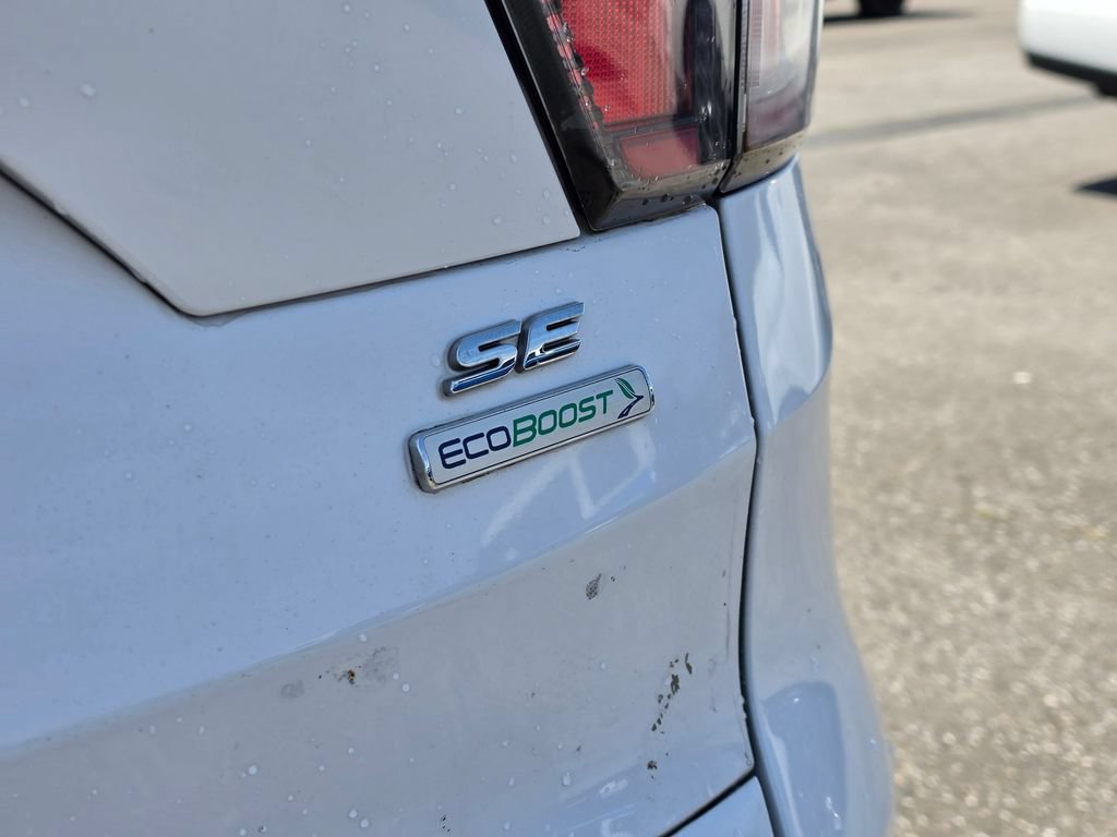 Used 2017 Ford Escape SE FWD image 12