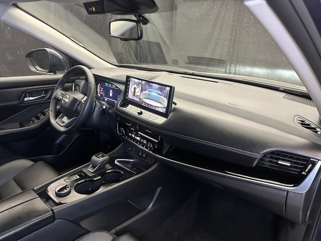Used 2025 Nissan Rogue SL w/ Tech Package AWD/4WD image 17