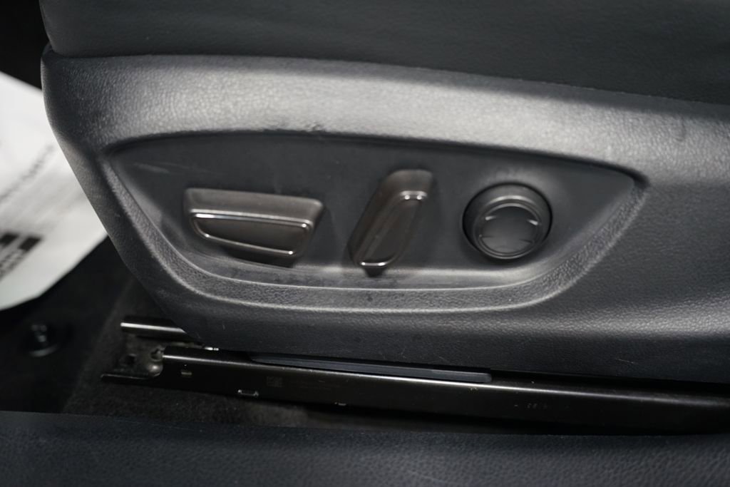 Used 2024 Toyota Camry SE image 13