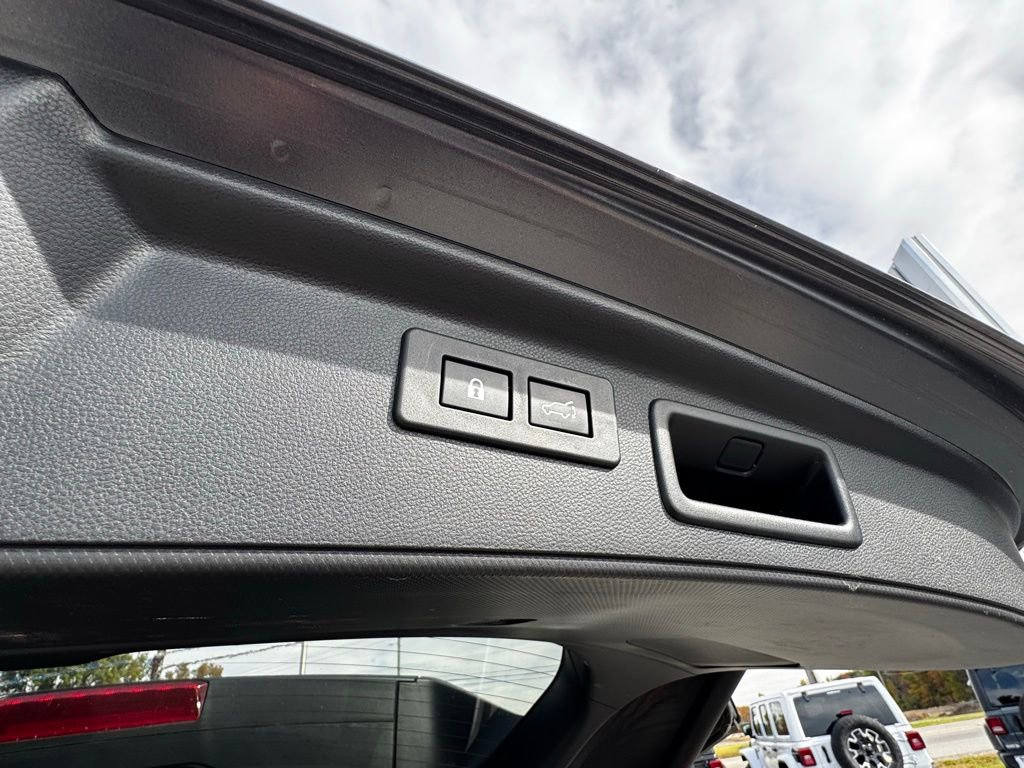 Used 2024 Subaru Forester Limited image 8