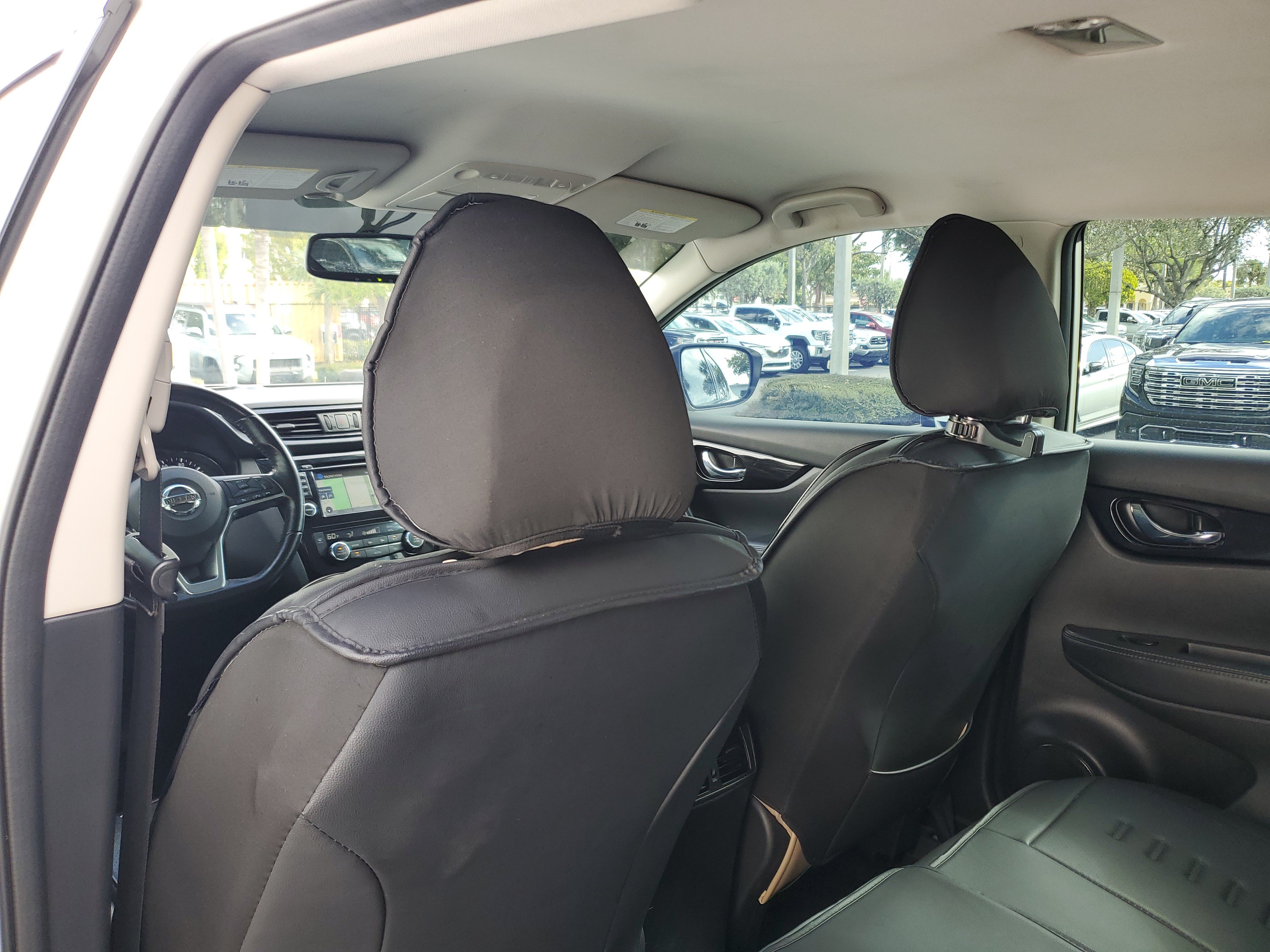 Used 2017 Nissan Rogue Sport SV w/ SV Premium Package image 11