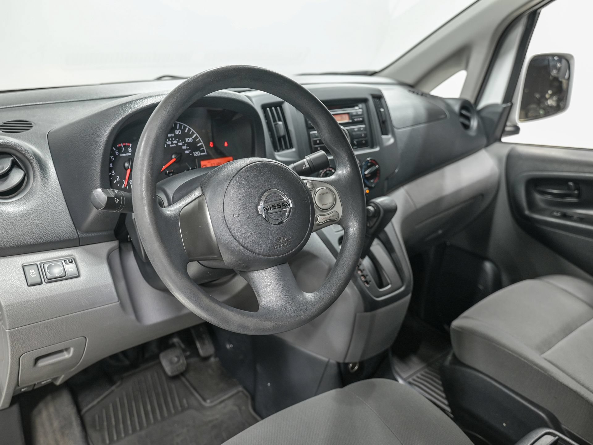 Used 2015 Nissan NV200 SV w/ Exterior Appearance Package FWD image 15