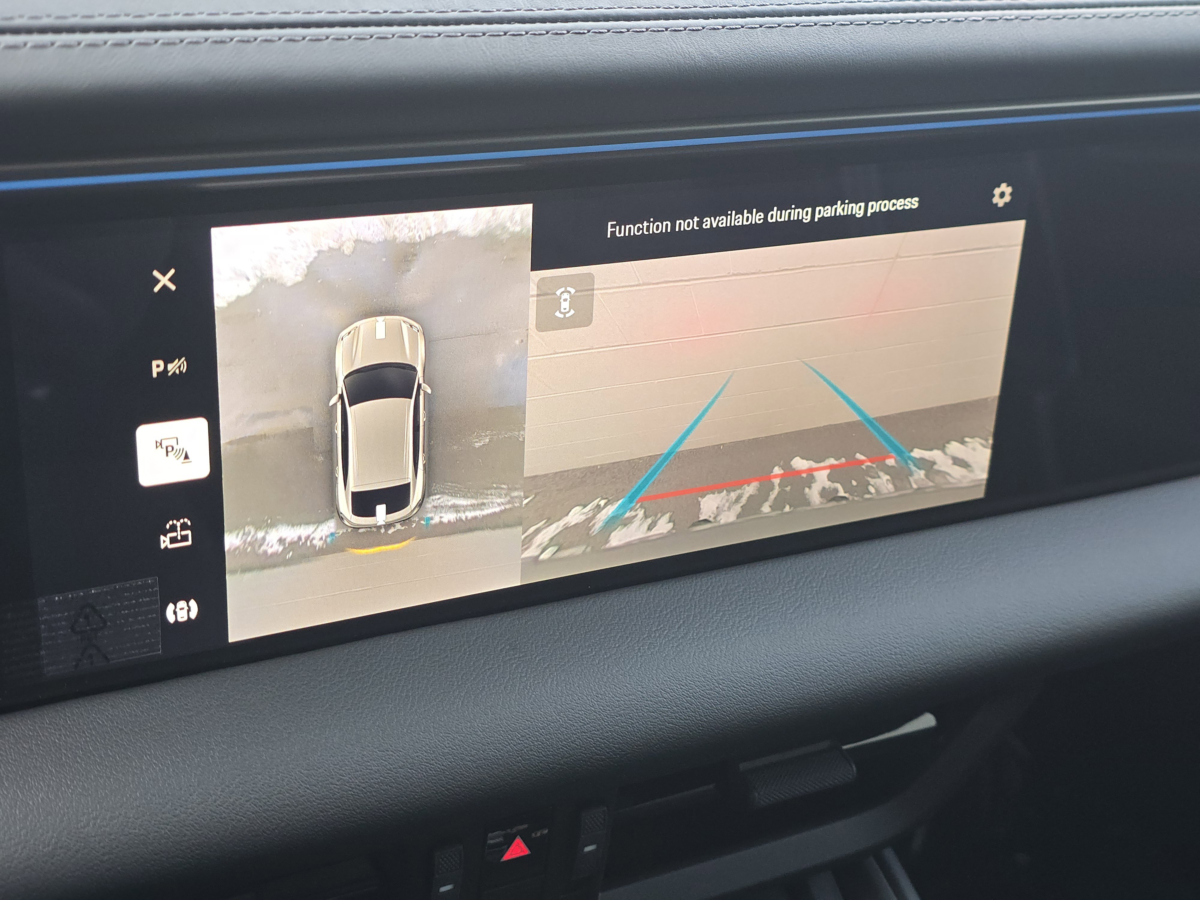 New 2025 Porsche Macan 4S Electric image 12