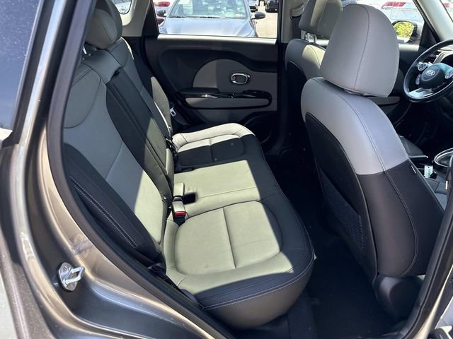 Used 2017 Kia Soul + w/ Primo Package FWD image 11