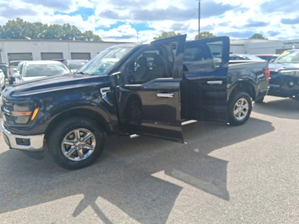 Used 2025 Ford F150 XLT w/ Equipment Group 301A Standard AWD/4WD image 17