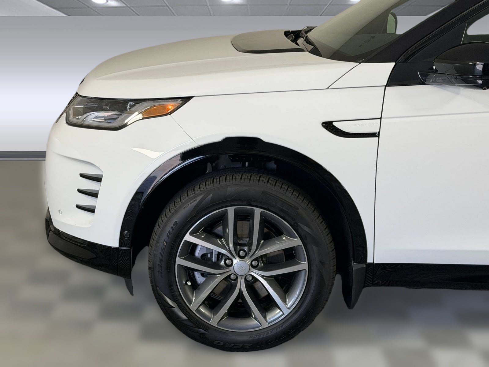 New 2026 Land Rover Discovery Sport Landmark AWD/4WD image 12