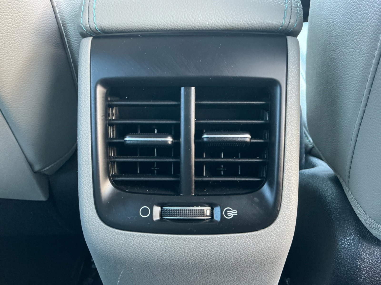 Used 2022 Kia Niro EX Premium image 32