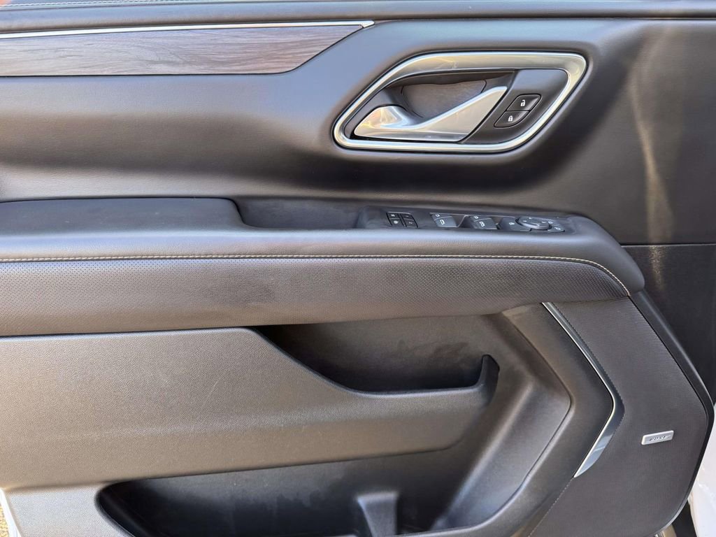 Used 2024 GMC Yukon SLT image 15