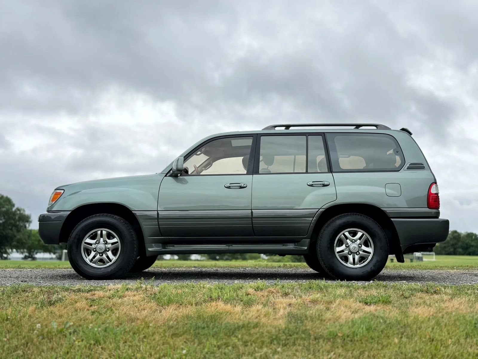 Used 2001 Lexus LX 470 4WD image 16