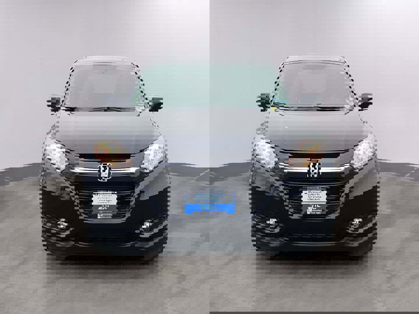 Used 2017 Honda HR-V EX image 2