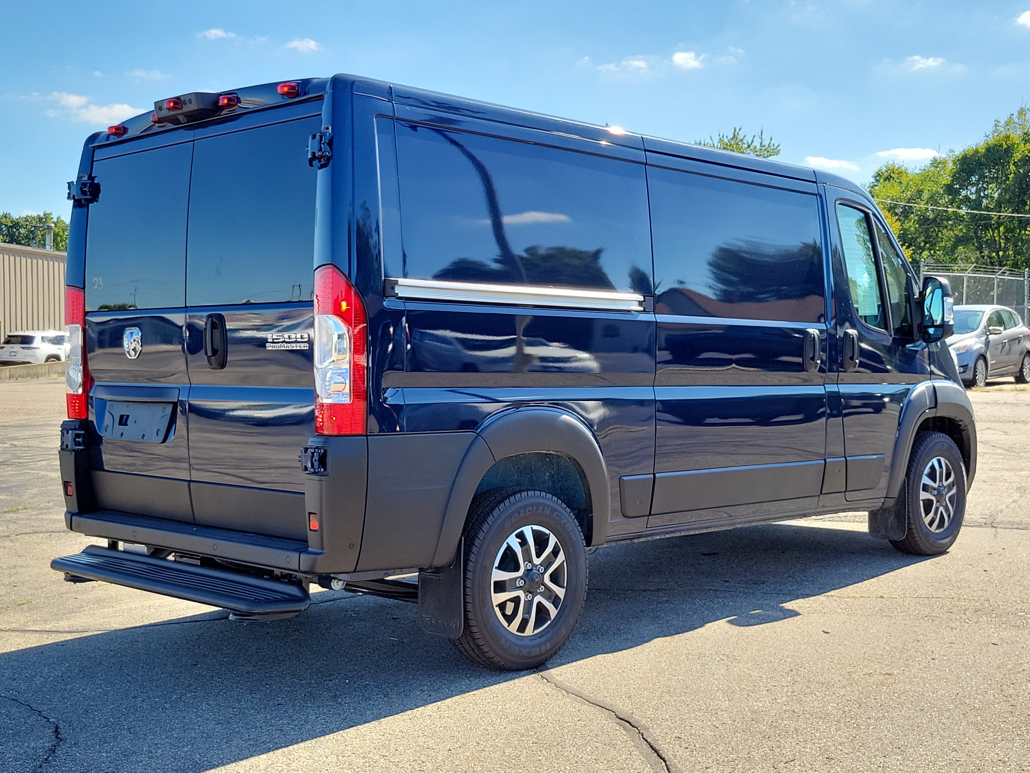 Used 2025 RAM ProMaster 1500 w/ Quick Order Package 22H SLT+ FWD image 4