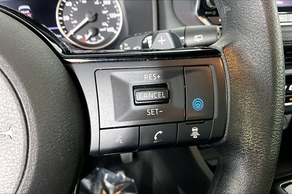 Used 2023 Nissan Rogue SV AWD/4WD image 18