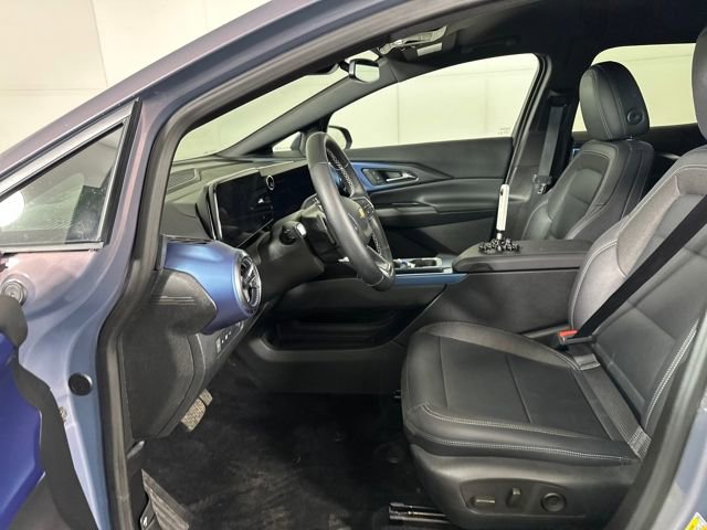 Used 2025 Chevrolet Equinox EV LT w/ Convenience Package image 11
